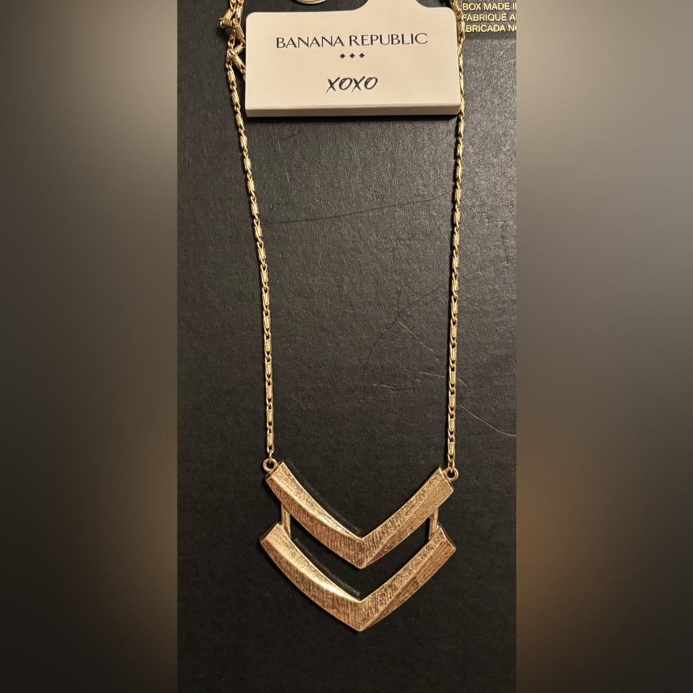 Banana Republic necklace